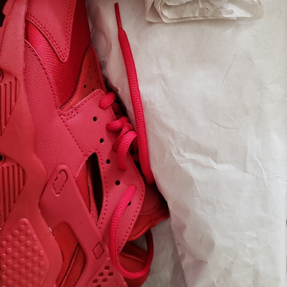 Red Huaraches - Picture 4 of 4